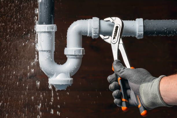 Professional Leak Detection technician working in Poteet, TX